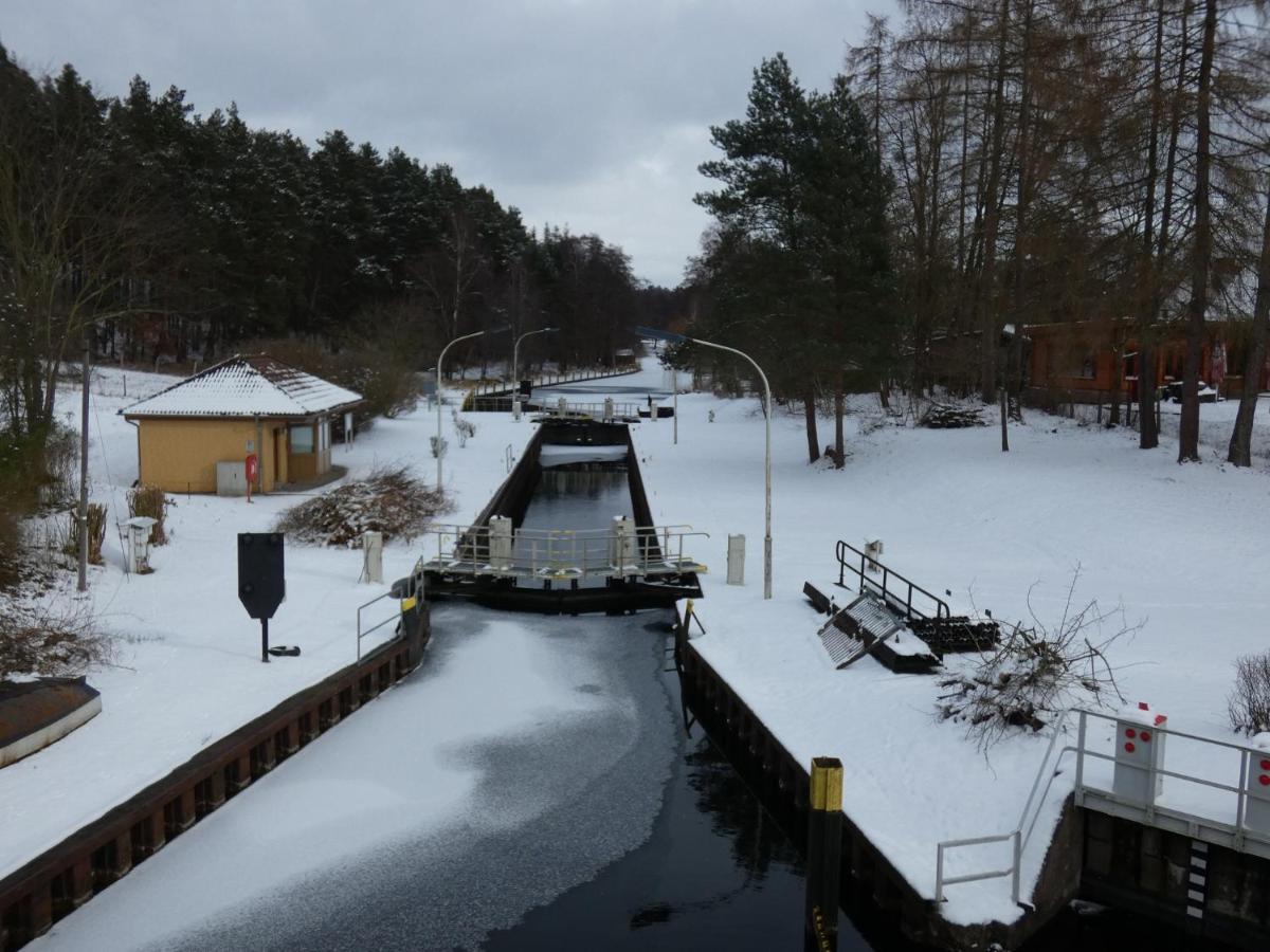 Ferienhaus Mit 2 Fewo In Mecklenburg Appartamento Wesenberg Esterno foto